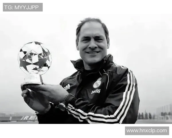 足球明星灰色头发的魅力瞬间展现与时尚风采的完美结合