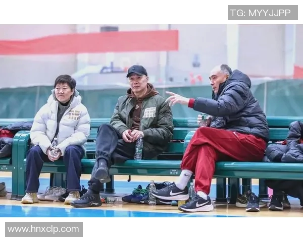 篮球明星分享成长经历与奋斗精神的激励致辞